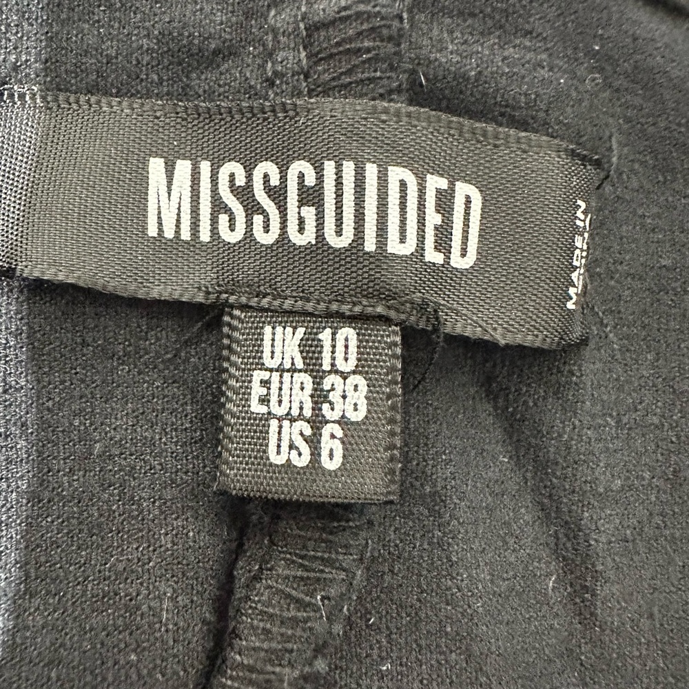 Missguided+ Black Button-Front Velvet Mini Dress - Picture 3 of 4